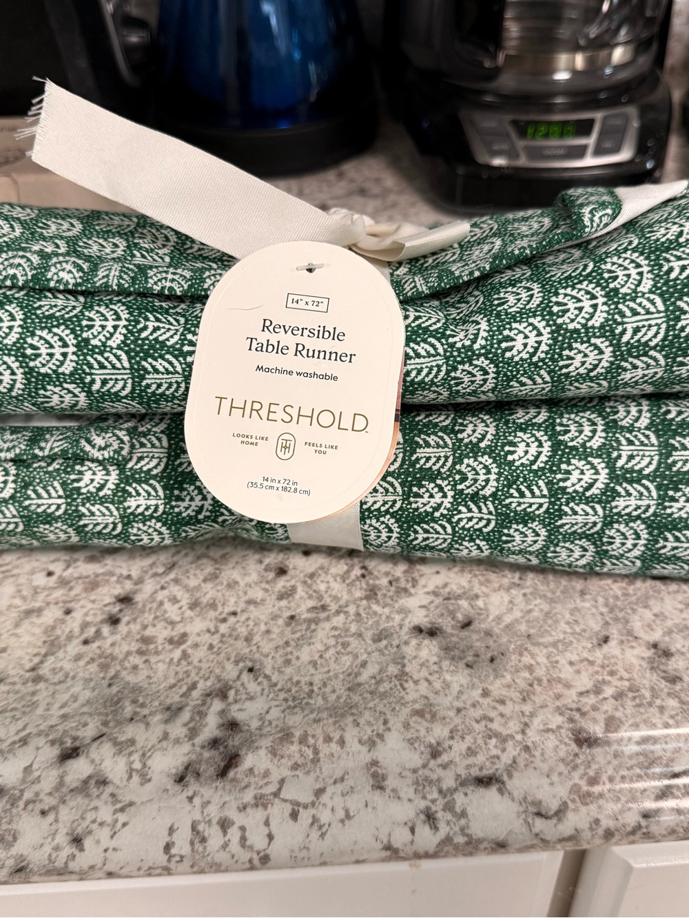 2️⃣🍃Threshold Green and White Reversible Table Runner Set of two - Picture 2 of 7